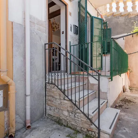 Al Castello Holiday home Ficarazzi